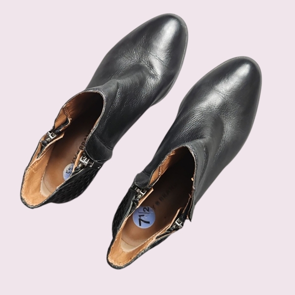 Lucky Brand Black Quilted Ankle Boots Size 7.5 - Picture 3 of 5